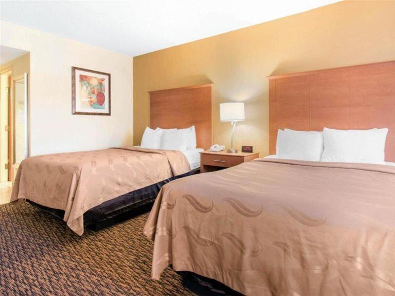 Clarion Hotel & Suites University-Shippensburg Ngoại thất bức ảnh