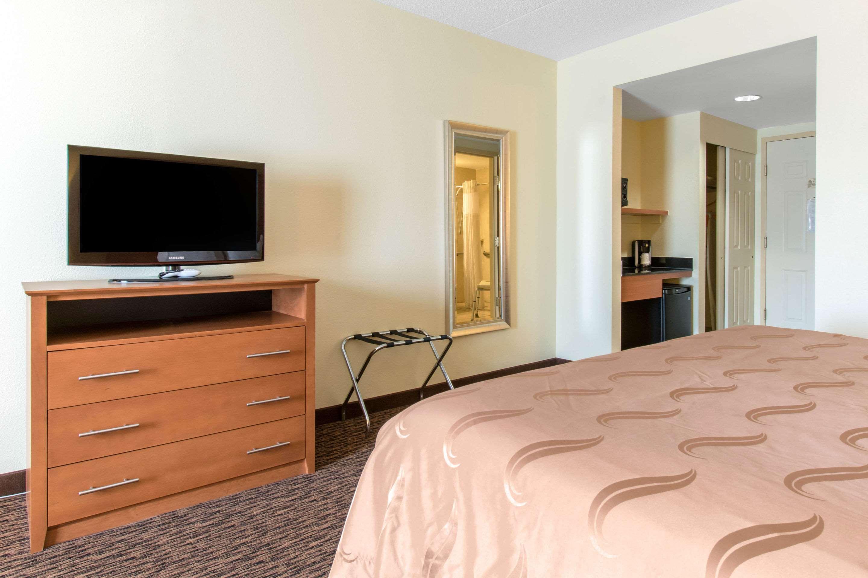 Clarion Hotel & Suites University-Shippensburg Ngoại thất bức ảnh