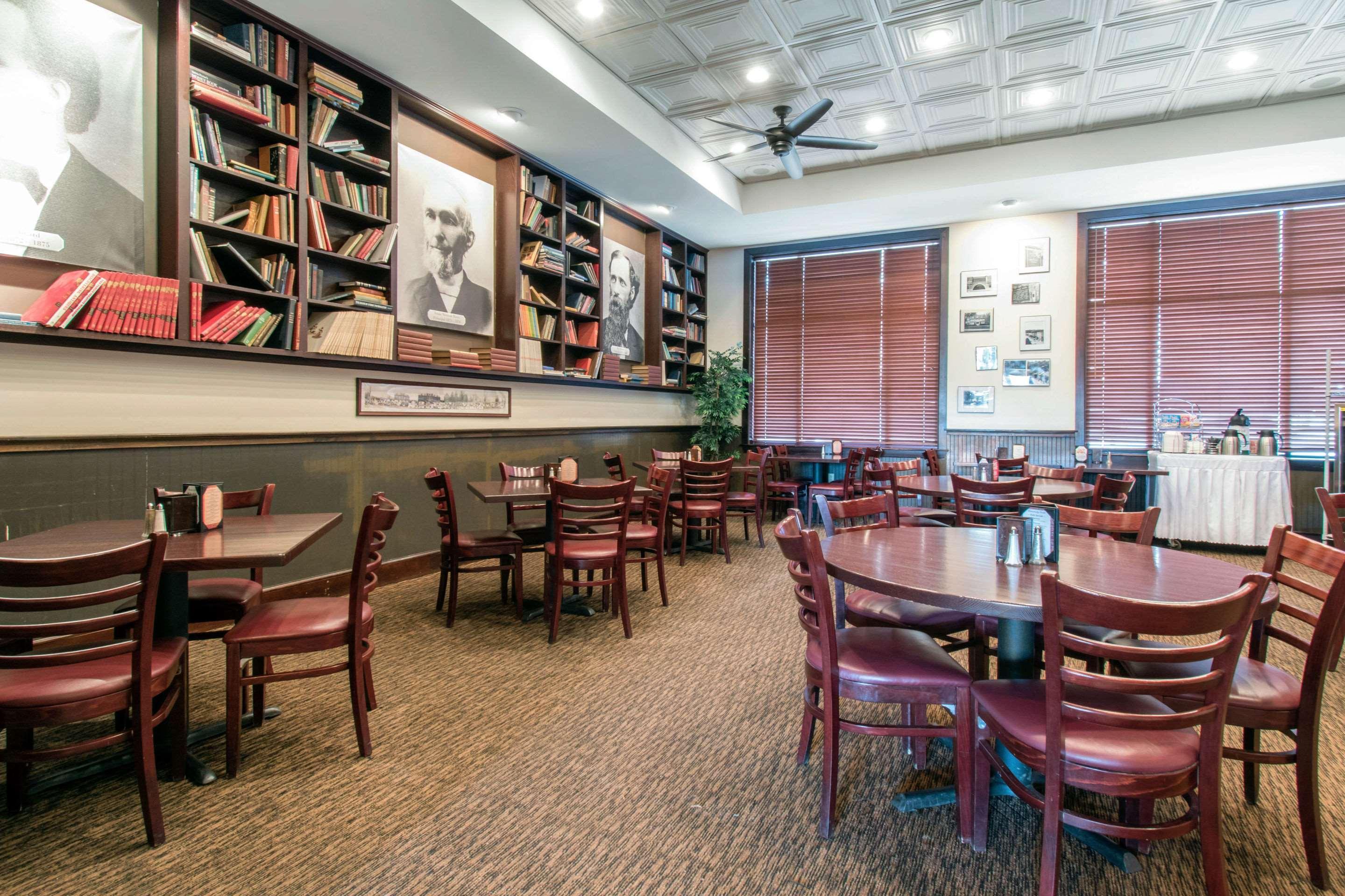 Clarion Hotel & Suites University-Shippensburg Ngoại thất bức ảnh