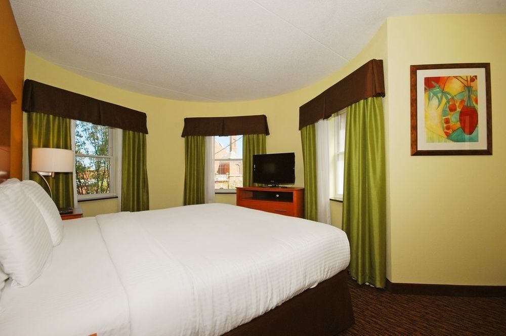 Clarion Hotel & Suites University-Shippensburg Phòng bức ảnh